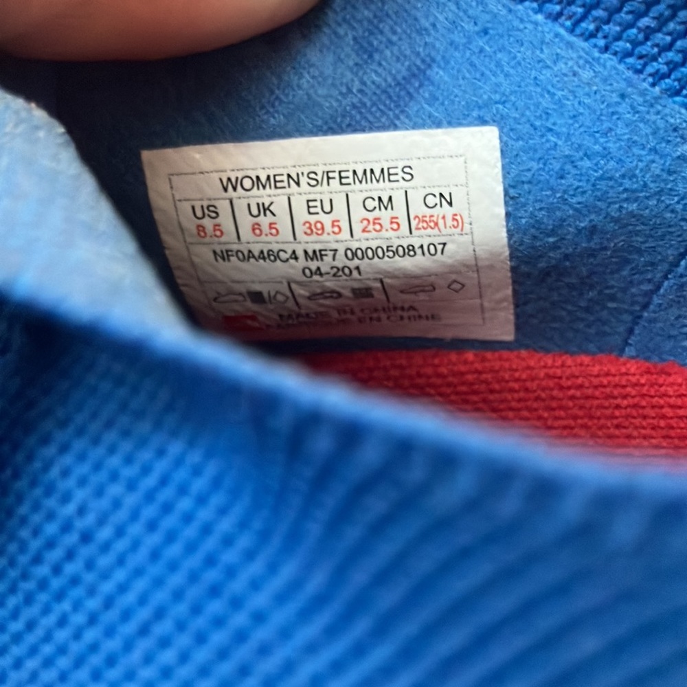 The North Face sneakers 8.5 - Picture 9 of 12